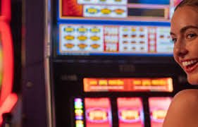 Filipino bettor studying sports betting strategy guide on 4060 platform using smartphone